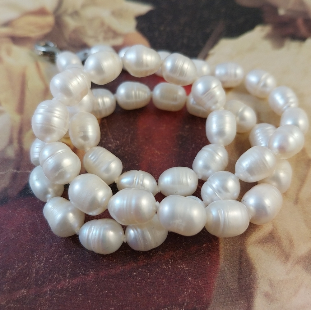 White Freshwater Pearl Necklace - Picture 7 of 12